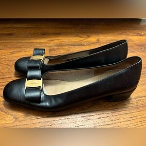 Salvatore Ferragamo Black Patent Leather Classic Pumps Retail $880